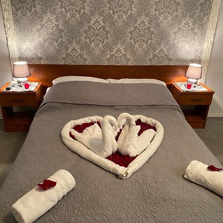 Restauracja Hotel Kassandra Wrzesnia Ngoại thất bức ảnh