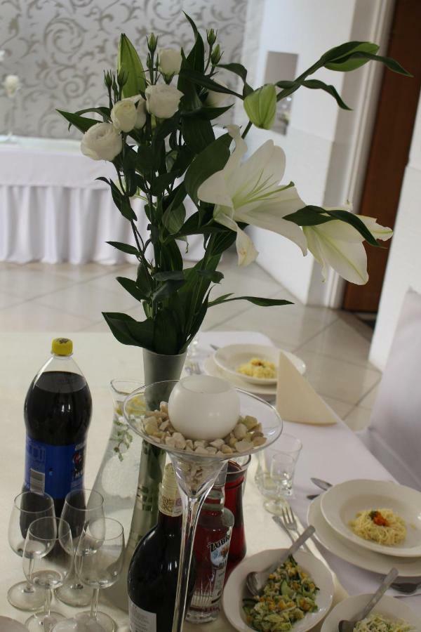 Restauracja Hotel Kassandra Wrzesnia Ngoại thất bức ảnh