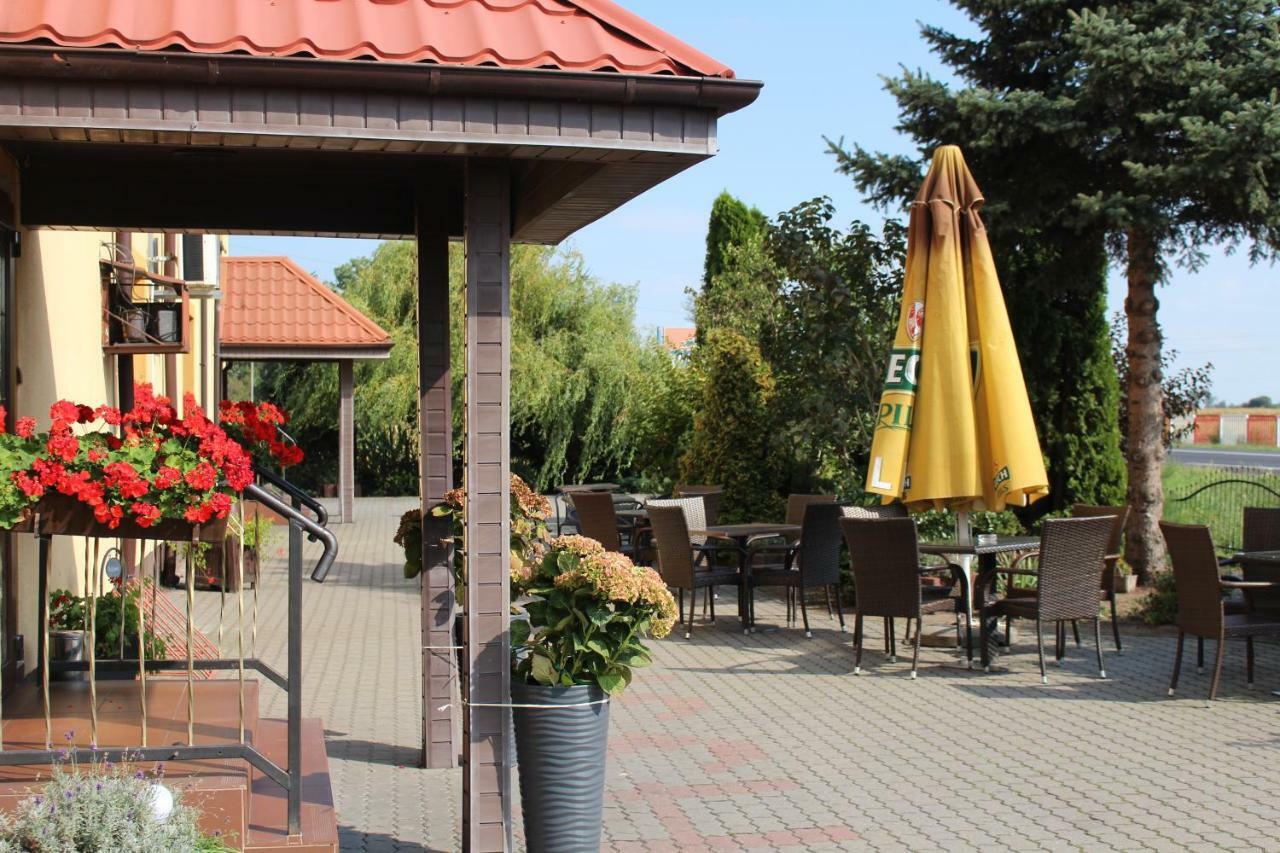 Restauracja Hotel Kassandra Wrzesnia Ngoại thất bức ảnh